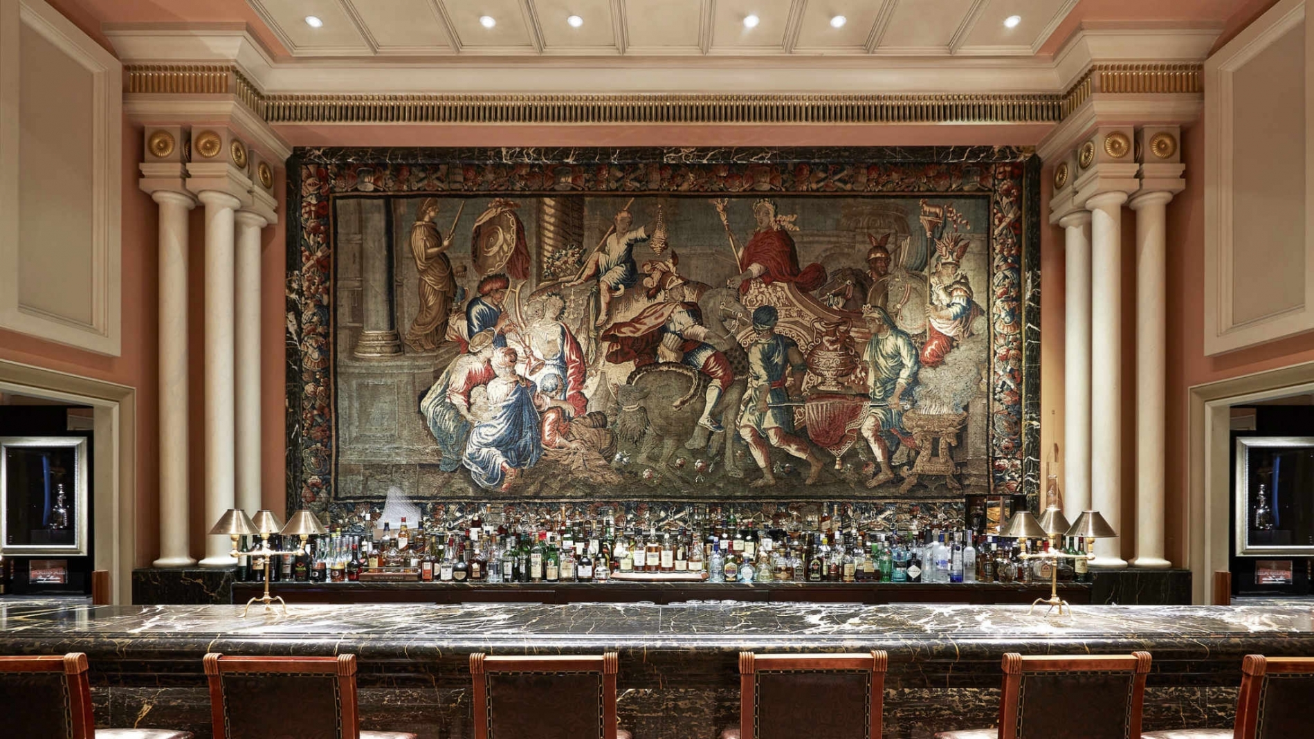 Alexanders Bar Hotel Grande Bretagne Athens signature drinks and cocktails bar menu sophisticated
