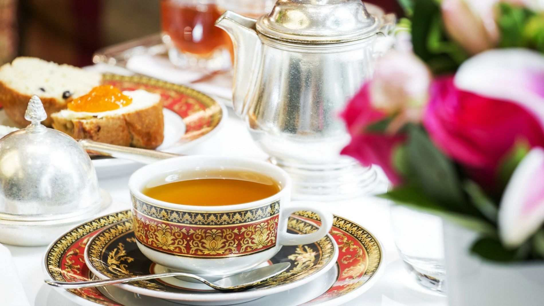 Winter Garden City Lounge High Tea delicious Desserts all day lounge Hotel Grande Bretagne Athens